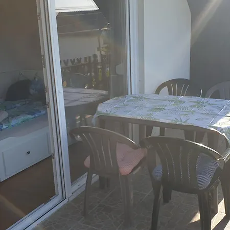 Sophie With Balcony Apartment