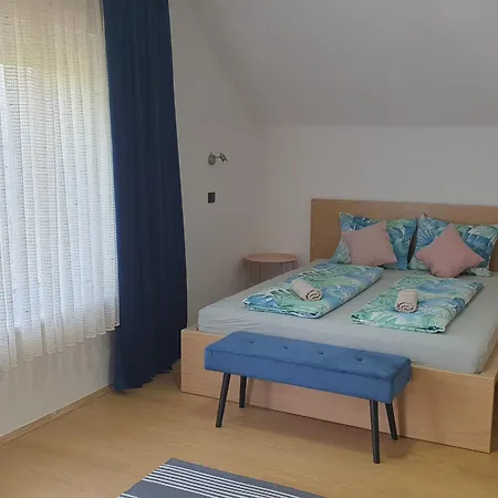 Apartment Sophie With Balcony Balatonbereny